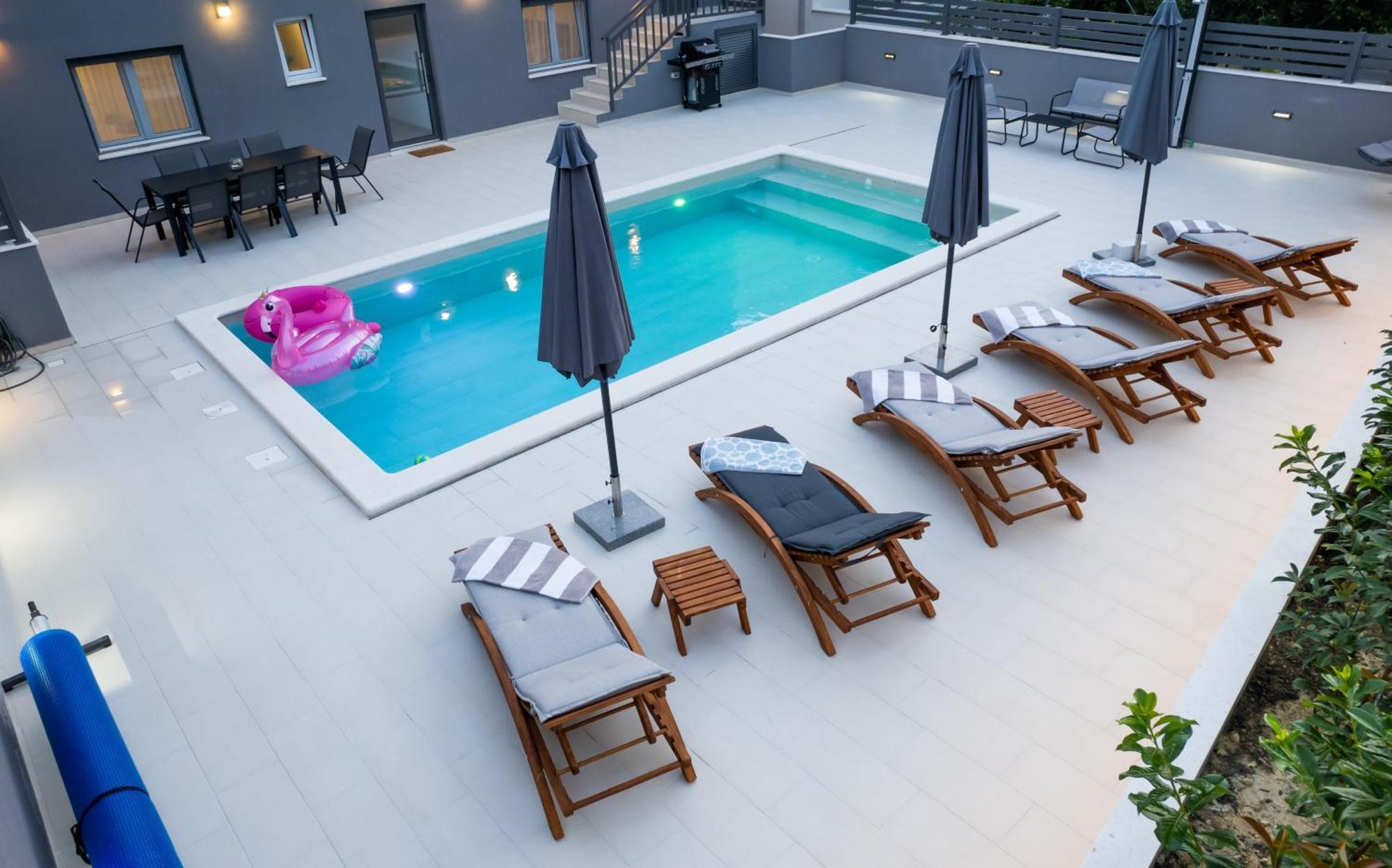 Luxury Apartment Lorena - Private Heated Pool - Jesenice  Exterior photo